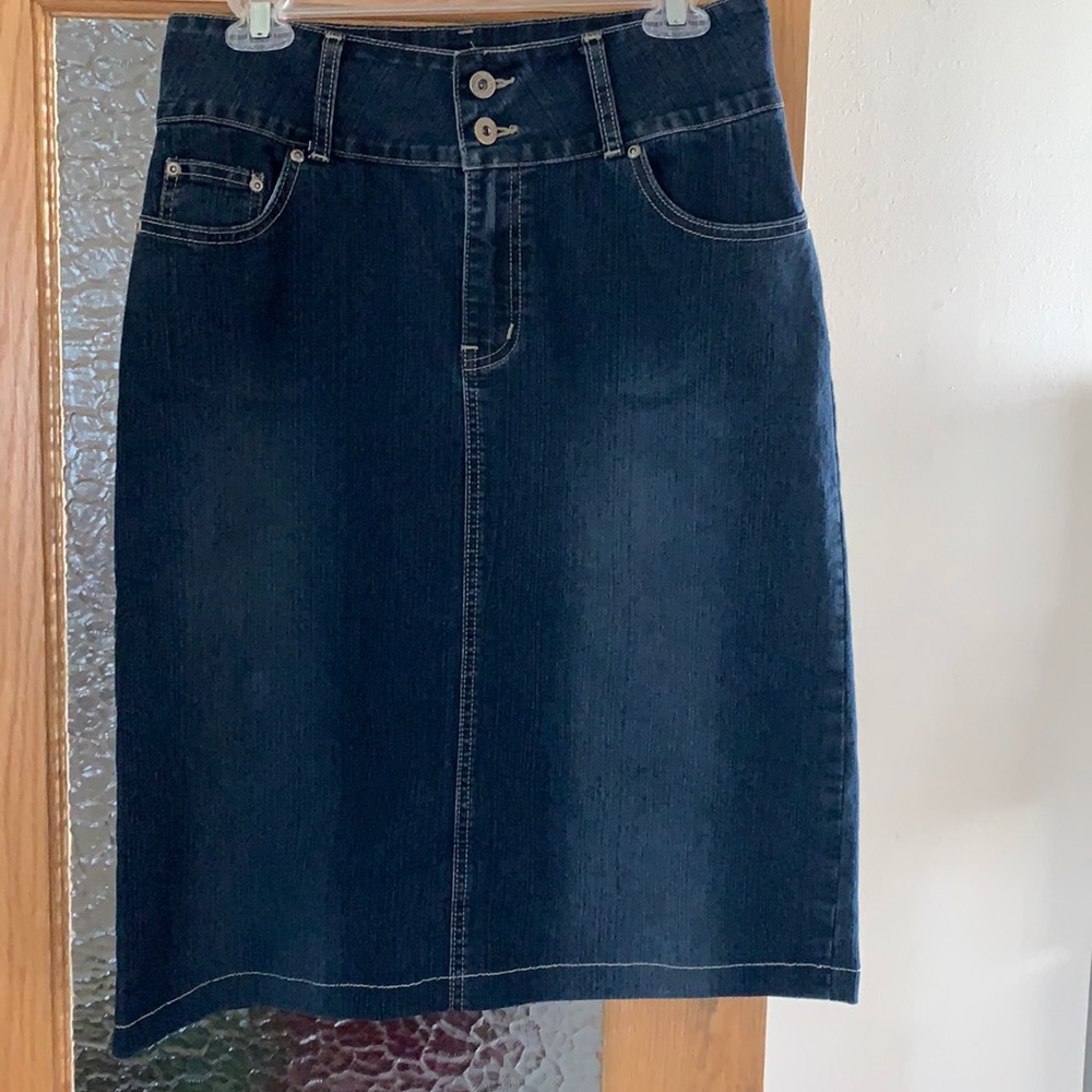 Nevada blue jean skirt, size 9/10, great condition